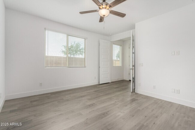 Building Photo - 7276 S 22nd Ln