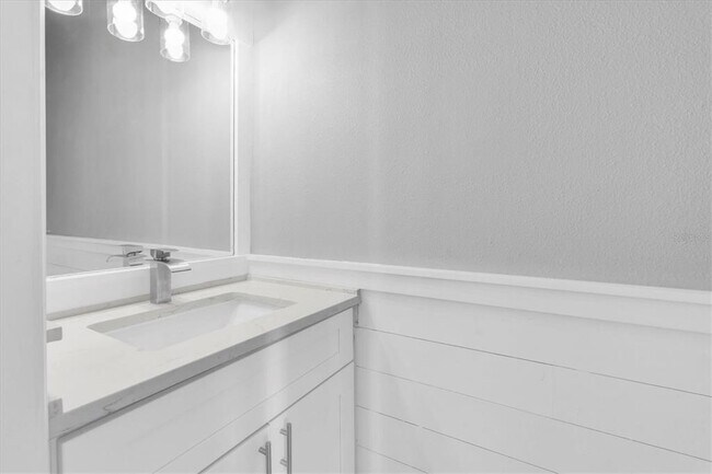 Building Photo - 1015 Windton Oak Dr