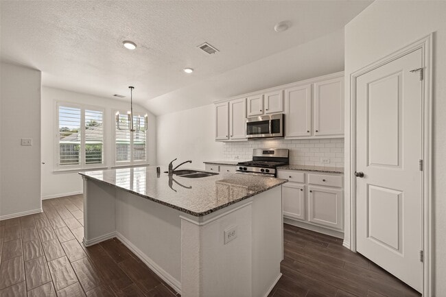 Building Photo - 16039 Cypress Farms Dr