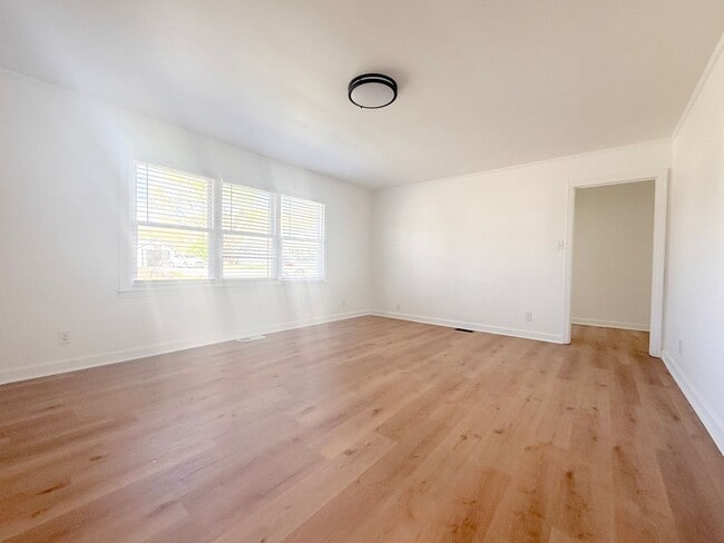 Building Photo - Pet-Friendly 3-Bedroom Home with Fenced Yard & Large Deck Near Downtown Livingston