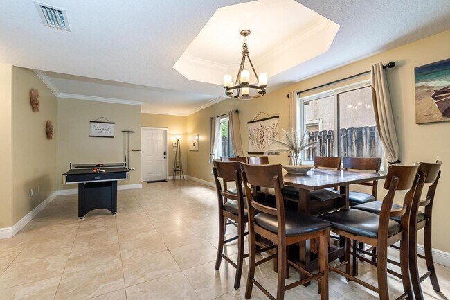 Building Photo - 1721 SW 23rd St