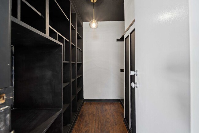 Building Photo - 5135 Pacifica Ave
