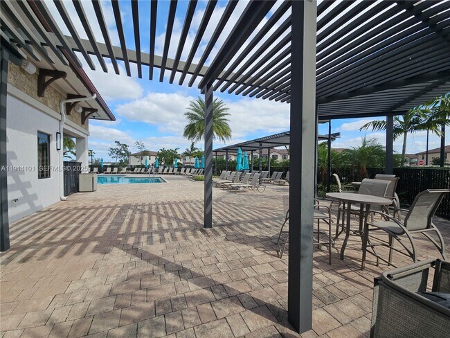 Building Photo - 3310 W 114th Terrace