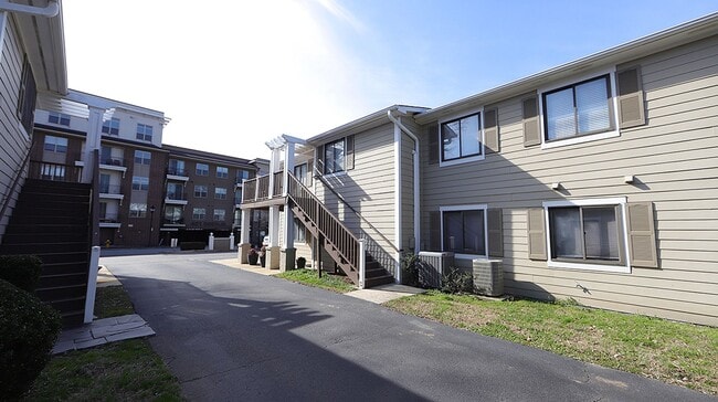 Building Photo - Village District 2-Bedroom Condo - Walkable to Shopping + Dining!