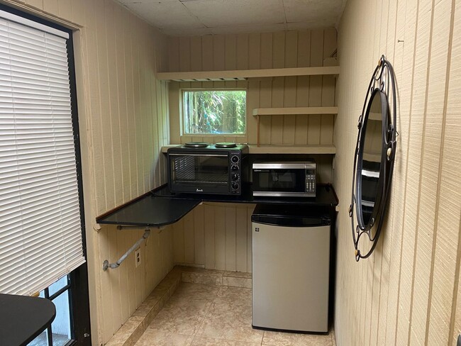 Building Photo - Affordable Efficiency Unit Available! Grea...