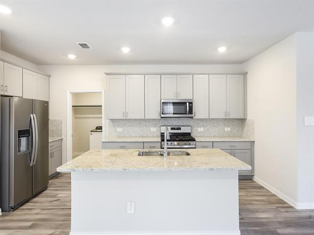 Building Photo - 208 Goosewood Dr