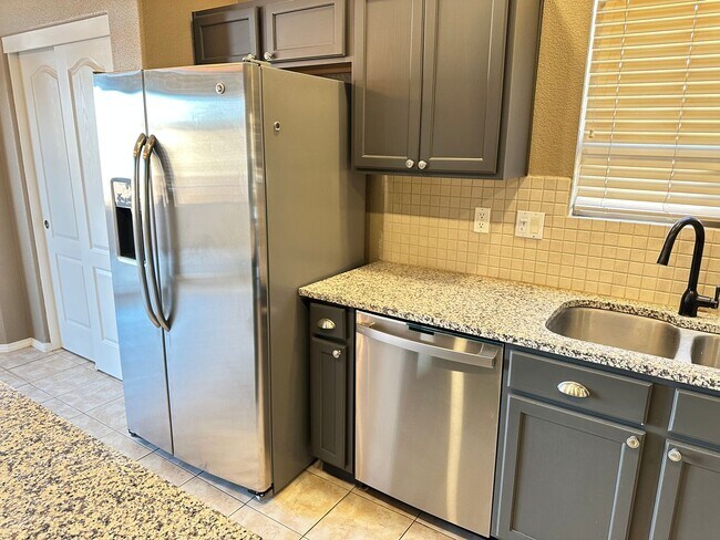 Building Photo - Cabezon Beauty | Large Yard | 2 Living Areas & Upstairs Loft | 1-year Lease |Tours Available!