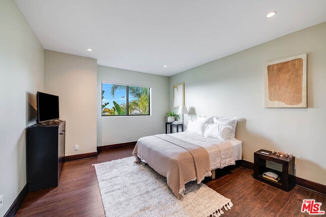 Building Photo - 11470 Dona Evita Dr