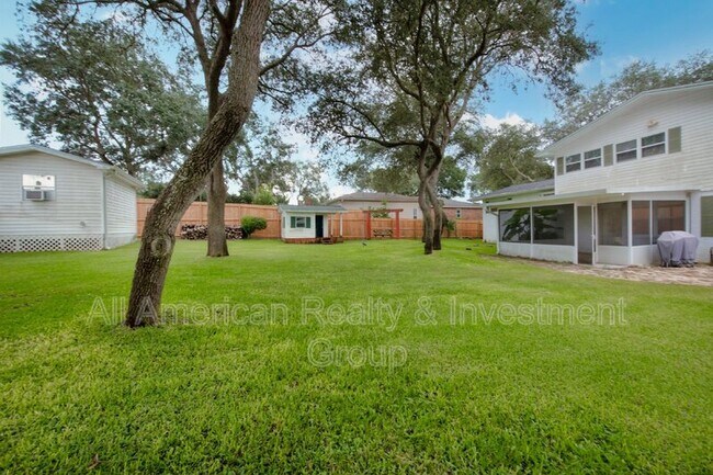 Building Photo - 20 Dogwood Ln