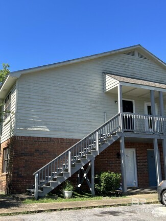 Building Photo - 200 Autumn Dr