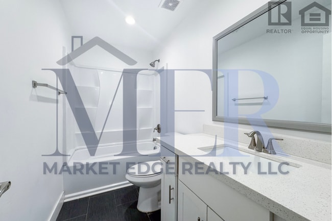 Building Photo - 5Bed/3Bath Home University/McClintock! $399 MOVE-IN SPECIAL! Ready for Immediate Move-In!