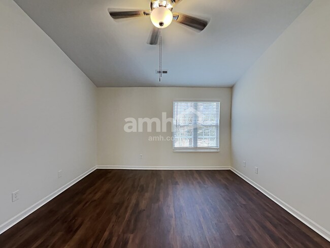 Building Photo - 3806 Glen Lyon Dr