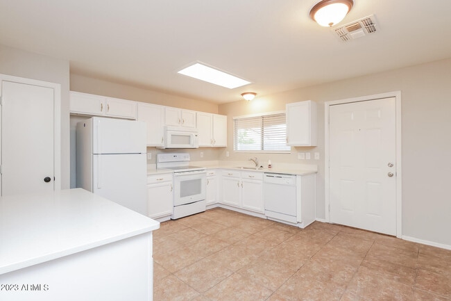 Building Photo - 8116 E Onza Ave