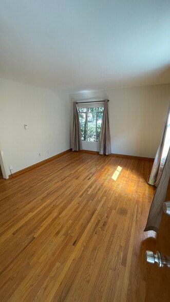 LIVING ROOM - 8536 Alcott St