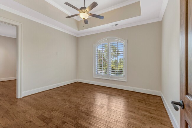 Building Photo - 5014 Mountview Pl