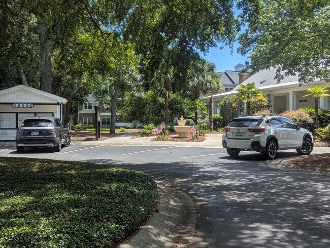 Building Photo - Luxury Condo-Gated Community - James Islan...