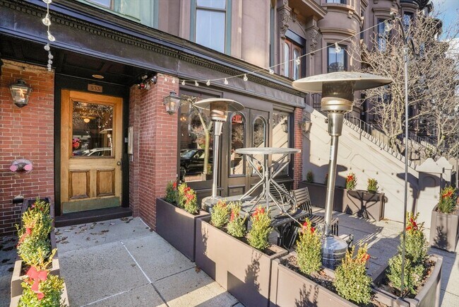 Building Photo - 533 Columbus Ave