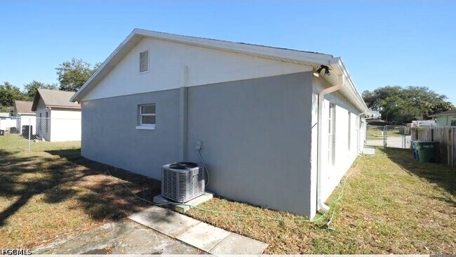 Building Photo - 8434 N River Dune St