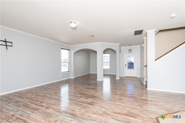 Building Photo - 413 E Orion Dr