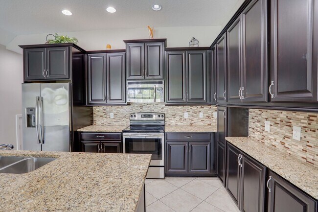 Building Photo - 510 Captiva Dr