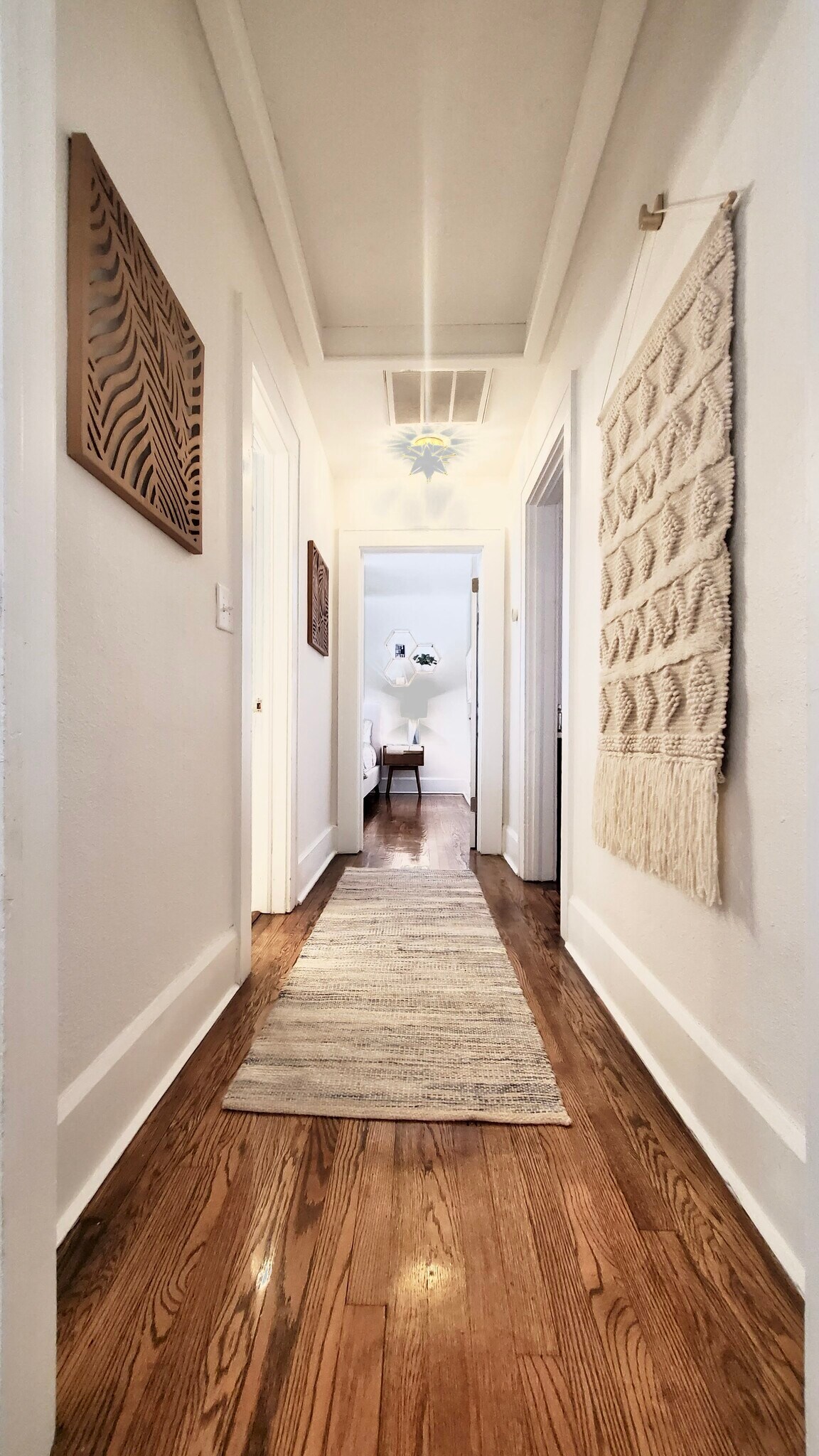 Building Photo - 2821 6th Ave N