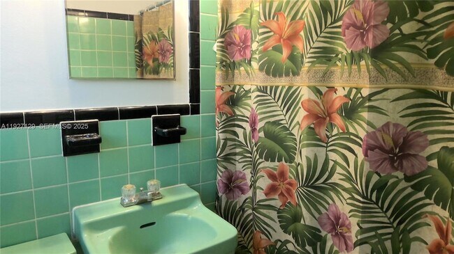 Building Photo - 3825 NW 168th Terrace