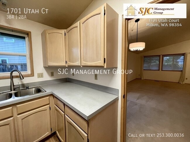 Building Photo - 1701 Utah Ct