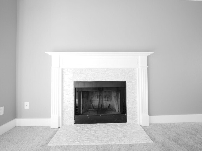 Building Photo - Updated Condo Available for Rent!