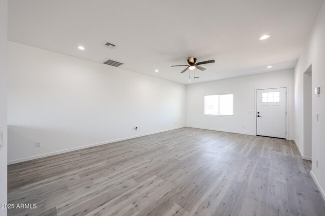 Building Photo - 22337 W Dove Valley Rd