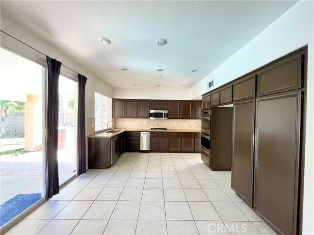 Building Photo - 17409 Kelsey Way