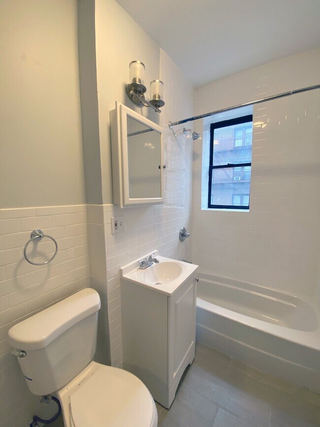 Building Photo - 90 64th St