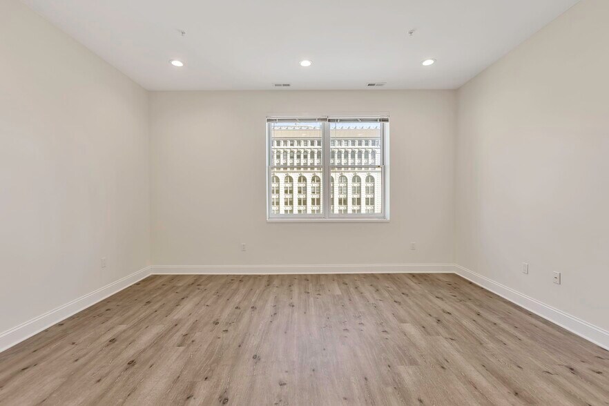 Building Photo - 251 Main St