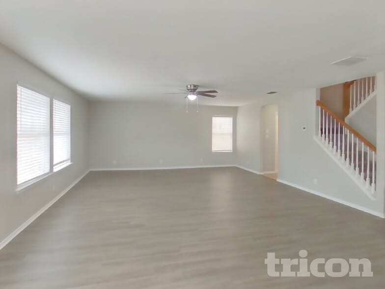 Building Photo - 517 Zapata Cir