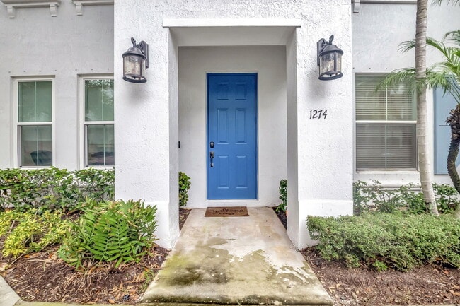 Building Photo - 1274 Vía Panzani