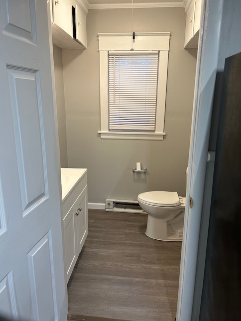 1st floor bathroom - 50 Cook St