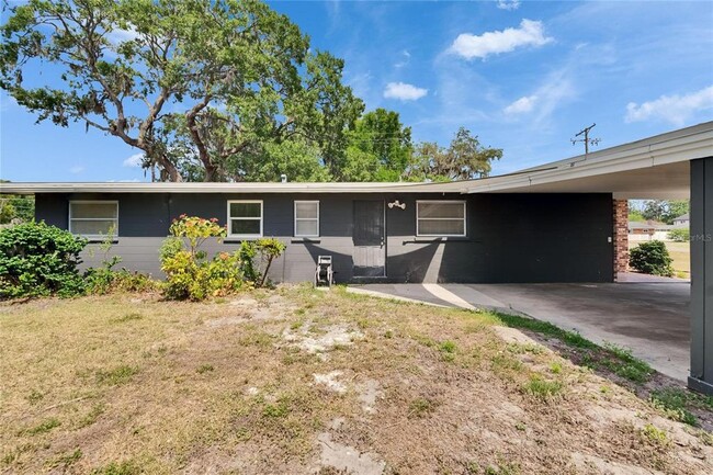 Building Photo - 802 W Russell Dr