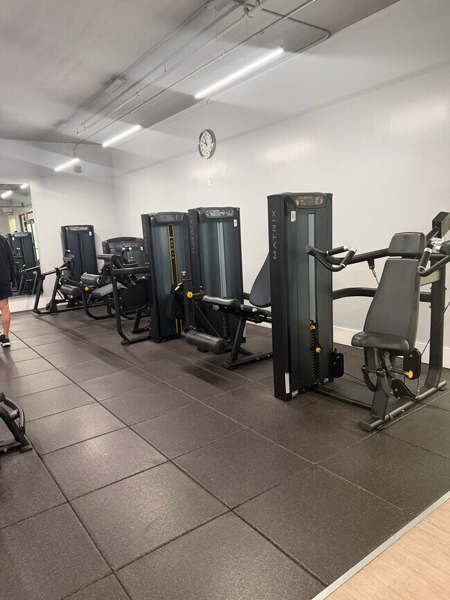 Building Photo - 1865 Brickell Ave