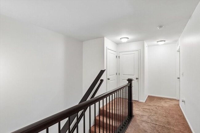Building Photo - $2,000 | 3 Bedroom, 2.5 Bathroom Town Home | Pets Allowed | Available for August 1st Move-In!