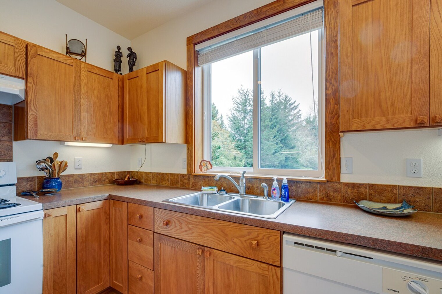 Building Photo - 33431 Douglas Dr