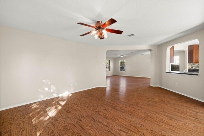 Building Photo - 204 Lauren Loop