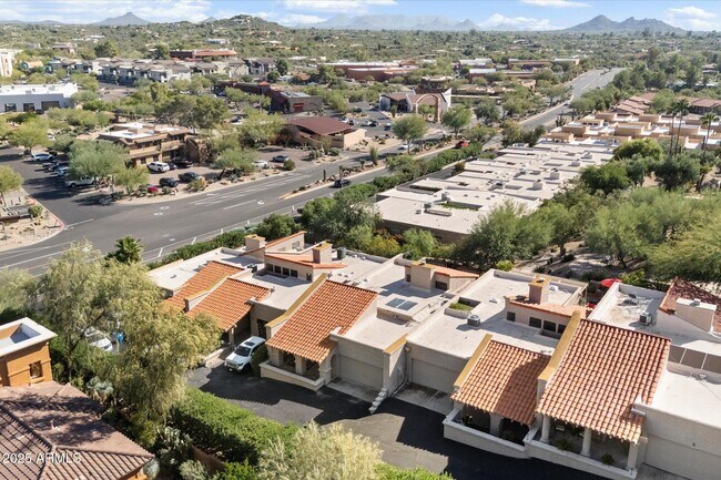 Building Photo - 37300 N Tom Darlington Dr