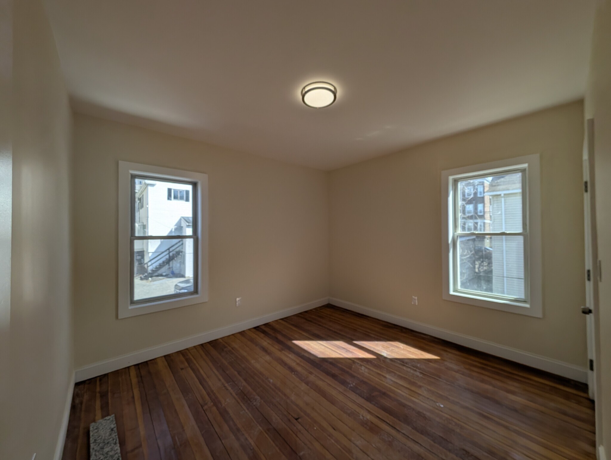 Building Photo - 5 Lowell Cir