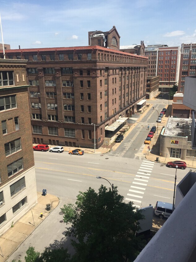 Building Photo - 210 N 17th St