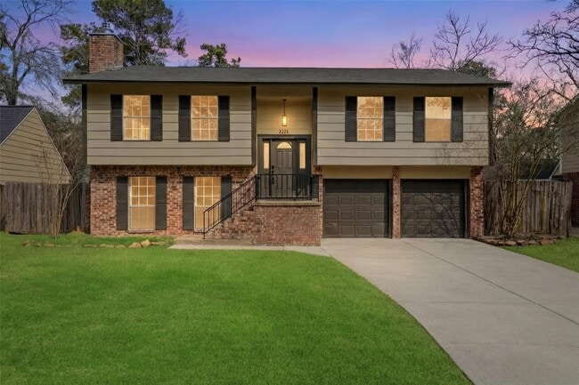 Building Photo - 3211 Park Garden Dr