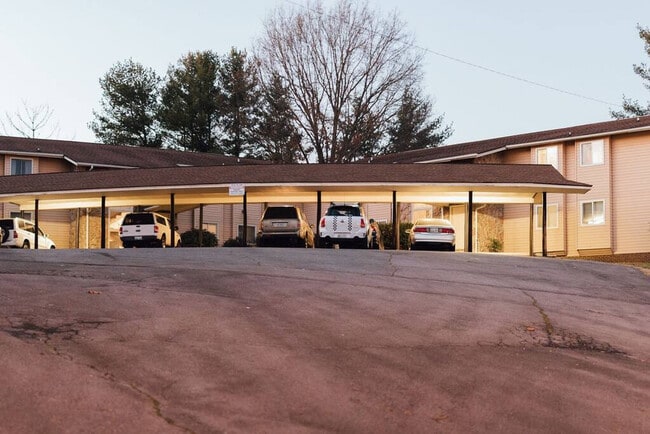 Building Photo - 722 Liberty Bell Blvd