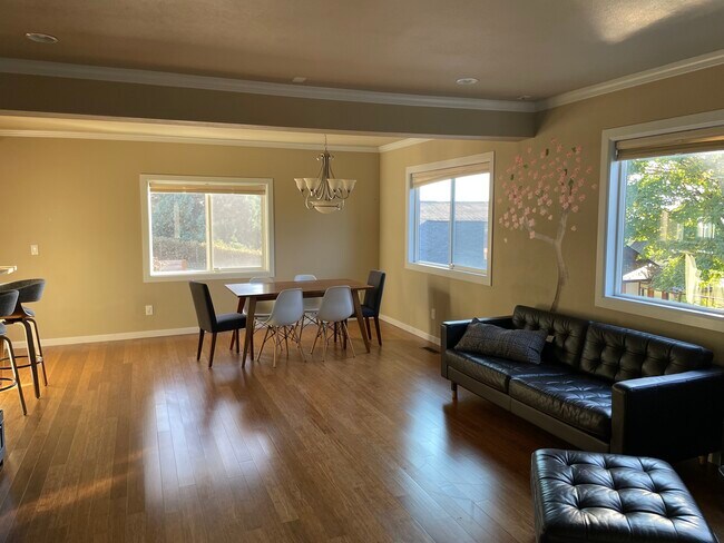 Building Photo - 1325 S Dawson St