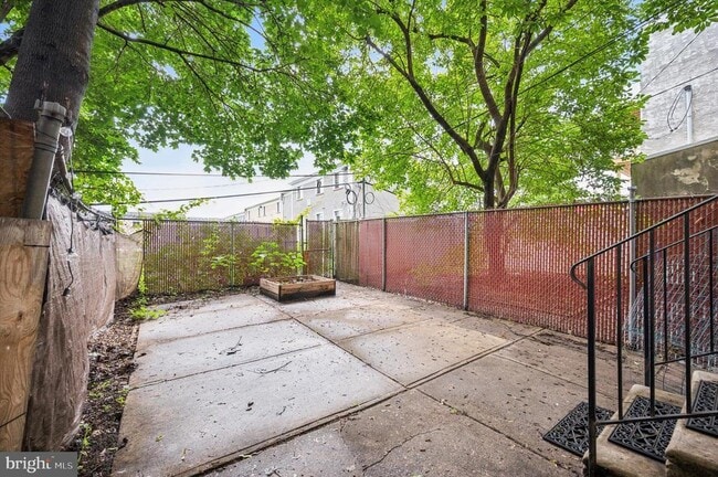 Building Photo - 609 N 34th St