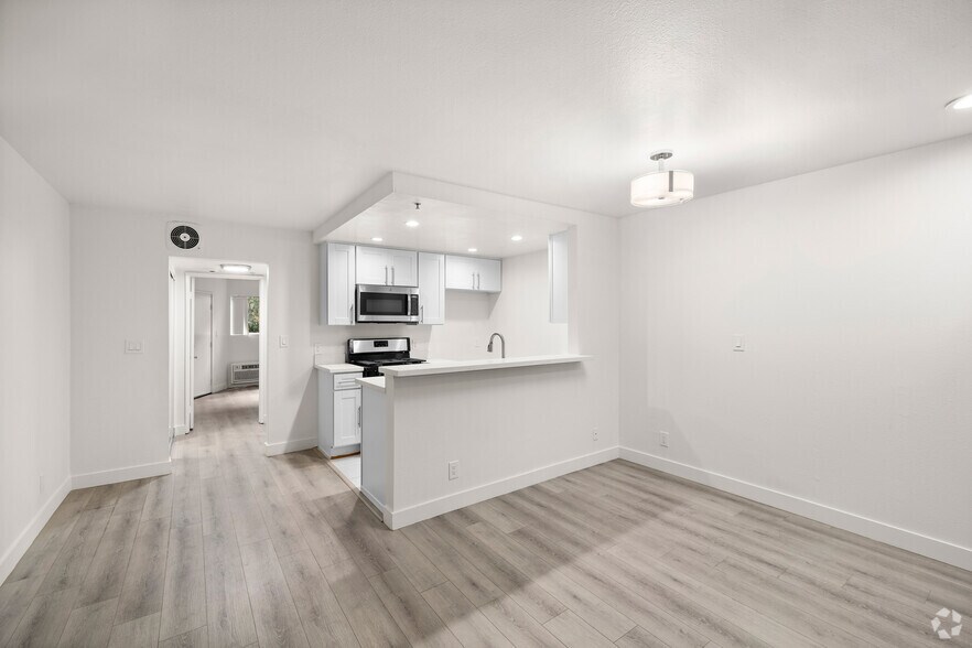 Primary Photo - Rodeo Apartments