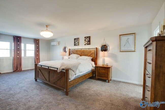 Building Photo - 2013 Wrenwood Dr SE