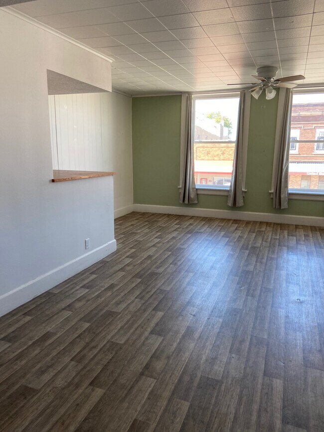 Building Photo - Bakery/Apartment